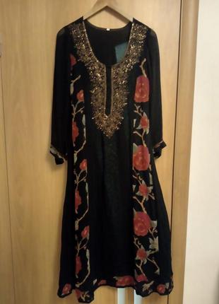 Чудесное комбинированное  платье расшито бисером, размер 10-128 фото