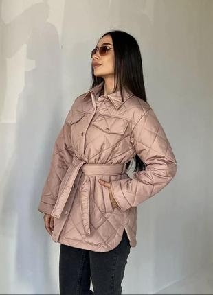 Женская куртка стеганая мягко с поясом3 фото