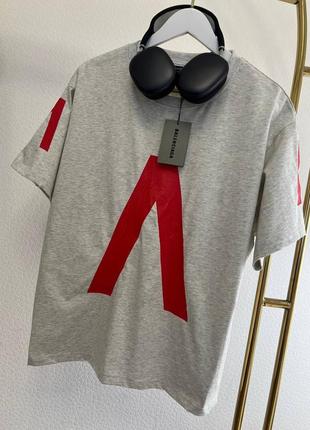 Футболка в стилі balenciaga