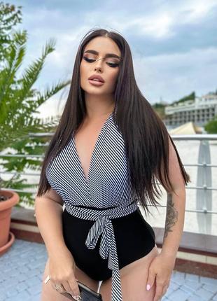 Класичний суцільний купальник 🥰 гарно приховує недоліки фігури
