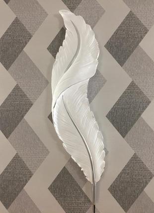 Настенный светильник в виде пера с серебристой патиной kst2315/900wh+sl