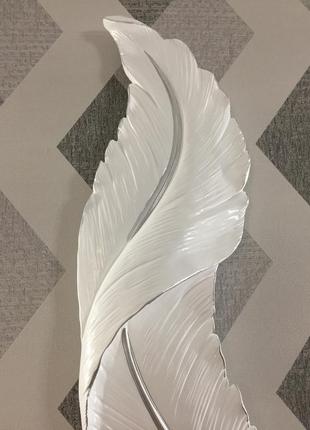 Настенный светильник в виде пера с серебристой патиной kst2315/900wh+sl