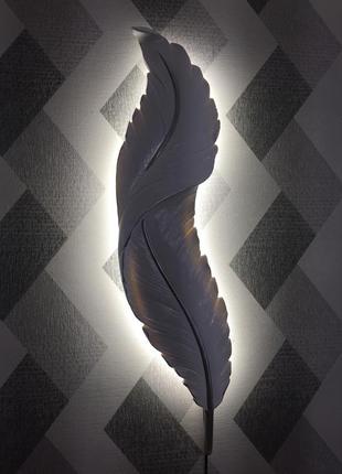 Настенный светильник в виде пера с серебристой патиной kst2315/900wh+sl