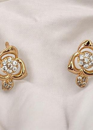 Сережки класичні золотисті квітка xuping медичне золото ксюпінг з англійською застібкою