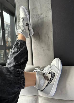 Женские кроссовки new year deals air jordan 1 retro low og bred dior