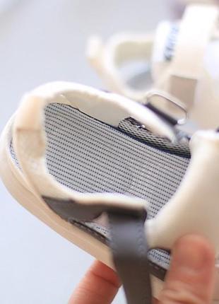 Зручні босоніжки для найменших (11)