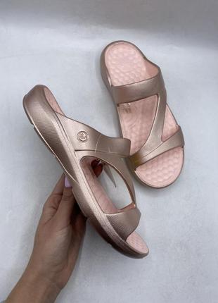 Жіночі шльопанці joybees everyday sandals metallic rose gold  оригінал1 фото