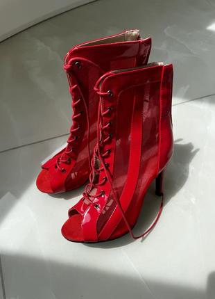 Heels хілси