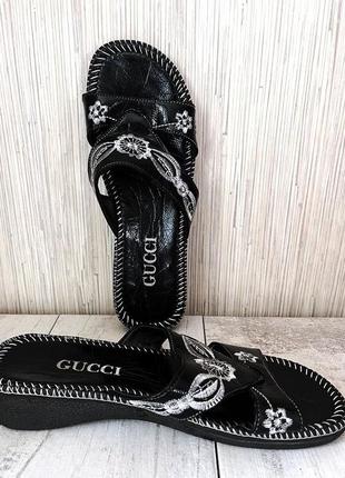 Босоніжки, шльопанці gucci