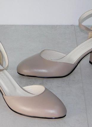 Туфли кожаные на устойчивом каблуке женские с ремешком бежевые6 фото