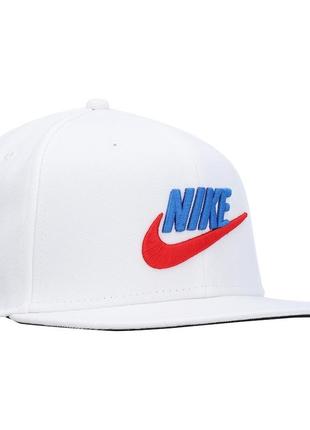 Кепка snapback nike pro futura performance — белая
