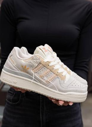 Стильные женские кроссовки adidas drip x M&Ms Forum Low 84 Blau Weiß grey beige off-white