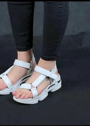 Босоножки спортивные женские кожаные