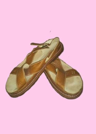 Шкіряні босоніжки 38-39 розмір dr.martens