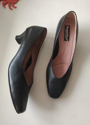 38р. кожаные туфли-лодочки на низком каблуке celine beautifeel