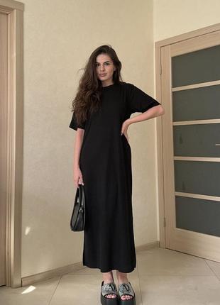 Сукня в рубчик з розрізом на нозі🖤