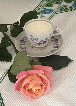 Свеча в винтажной чашке