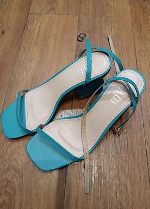 Дизайнерские босоножки3 фото