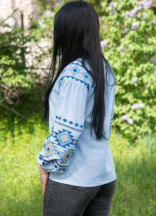 Вышиванка для девочки современная блуза льняная синяя с геометрическим орнаментом6 фото