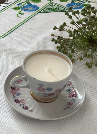 Свеча в винтажной чашке