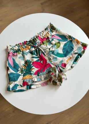 Яскраві сатинові шорти zara