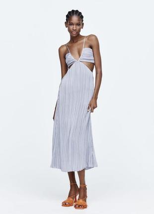 Плісована сукня з вирізом zara