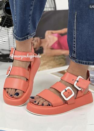 Стильні босоніжки від magza