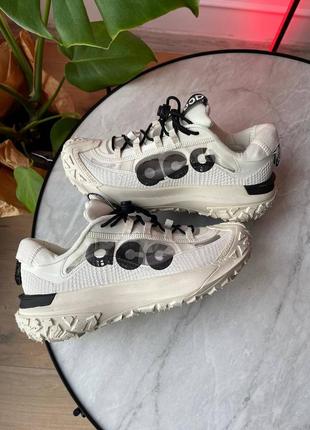 Чоловічі кросівки nike acg mountain fly 2 low beige8 фото