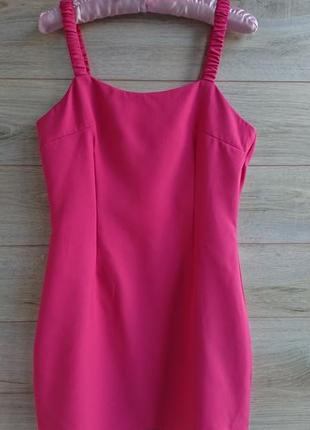Розовое платье барби missguided