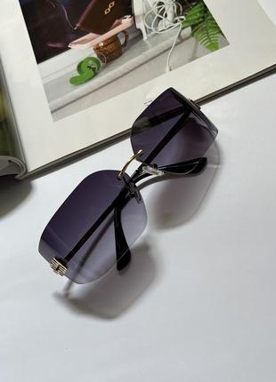 Сонцезахисні окуляри miumiu