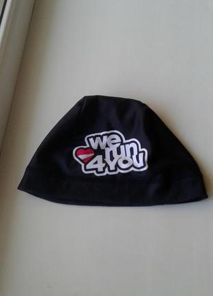 Чорна спортивна флісова шапочка шапка термошапка з написом унісекс