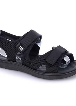 Чоловічі чорні босоніжки на липучках.