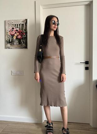 Бежевое трикотажное платье миди zara