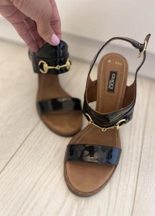 Босоніжки gucci