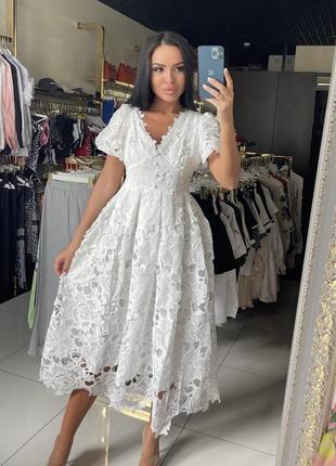 Брендовое платье в стиле zimmermann