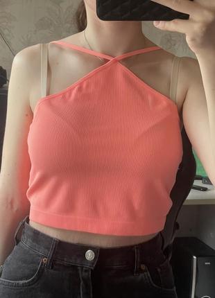 Коралловая короткая майка топ в рубчик на тонких бретелях у шеи primark