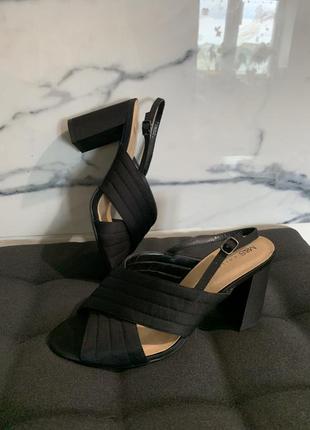 Босоножки marks spencer