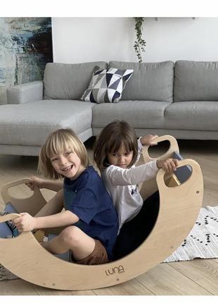 Дитяча качалка.