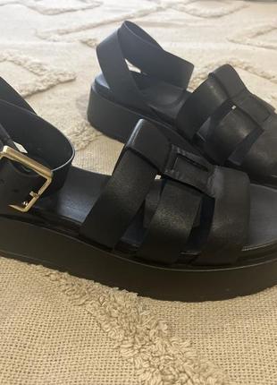 Босоніжки zara
