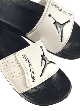 Jordan slides  • black white •