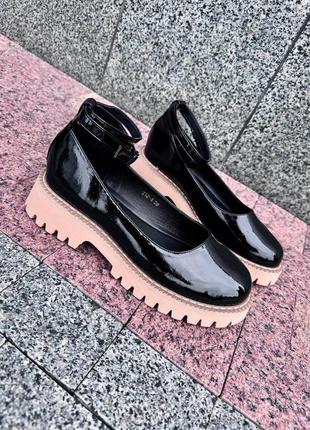 Черные лакированные женские туфли классические лакированные туфли