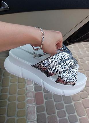 Шльопанці розпродаж