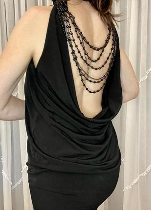 Маленька чорна сукня