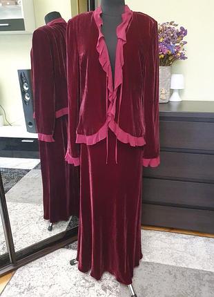 Красивий оксамитовий костюм від бренду laura ashley