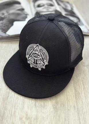 Кепка снепбек с сеточкой (snapback) уаджет глаз гора черный 56-61р (9081)