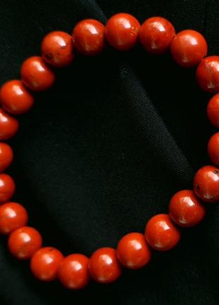 Браслет из бусин красной яшмы