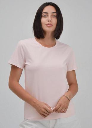 Женская базовая футболка однотонная leinle бледно-розовая1 фото