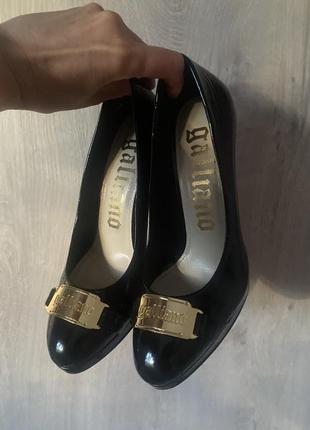 Туфли galliano 39размер