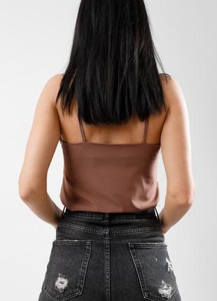 Женская блуза на бретелях летняя базовая блузка-топ с v-образным вырезом5 фото