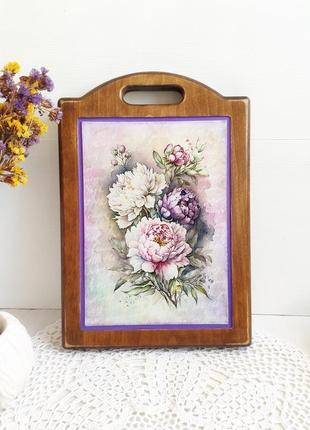 Древесная сырная доска в винтажном стиле для кухни.